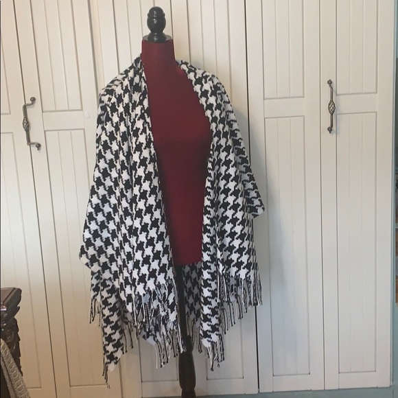 Houndstooth Wrap NWOT - Picture 2 of 6